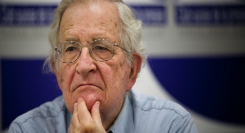 Chomsky: Ez bi deveta Kurdan serdana Tirkiyeyê dikim