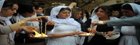 Kurdên êzidî bi merasimeke olî vegeriyan Başikê