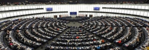 Parlementoya Ewrûpayê spasiya pêşmerge û şervanan dike