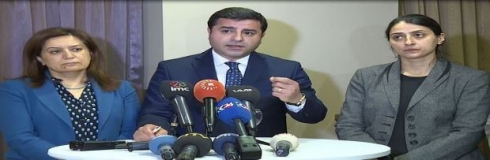 Selahedîn Demîrtaş gefan li hikûmetê dixwe