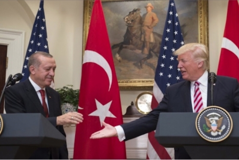  Xirabîya peywendîya Amerîka û Tirkiyê qeyrana darayî li Tirkiyê girantir dike