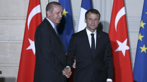 Erdogan li Brukselê bi Macron ra civiya