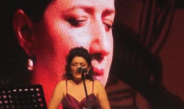 Hunermenda kurd Pervîn Cakar xelata operayê ya herî baş wergirt