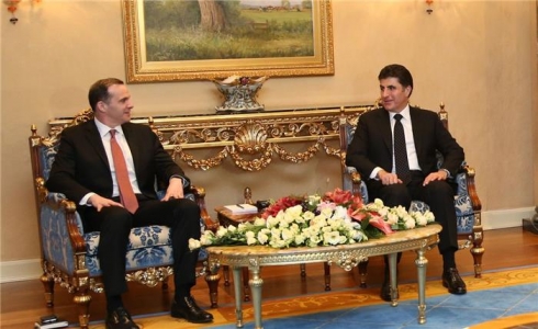 Serokwezîr û şandeyeka Amerîkayê pêdagirî li ser pêş xistina têkiliyên du alî kirin