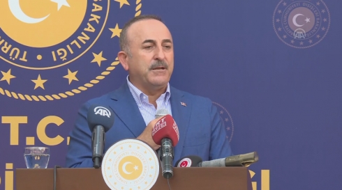 Çavuşoglu: Eger Amerika li dijî Tirkiyê dest bi dorpêça aborî bike, ew dê bersivek dijber bidin