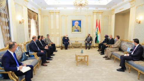 Şanda nivîskarên Bakûrê Kurdistanê serdana parlementoyê kir