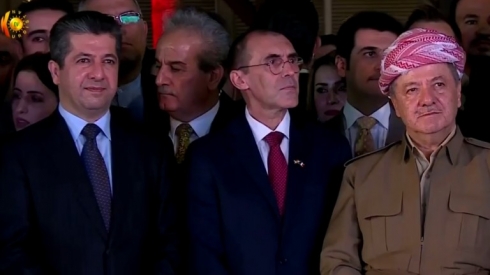 Serok Barzanî ligel Mesrûr Barzanî beşdarî Roja Niştîmanî ya Fransa bû