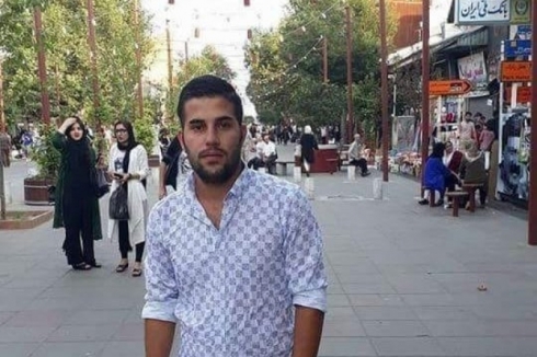 Ciwanekî Koya li ser waşana zindî ya Facebookê xwe kuşt