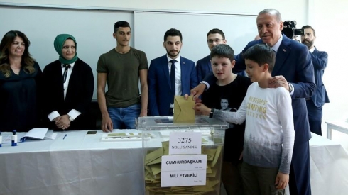 Erdogan dengê xwe da