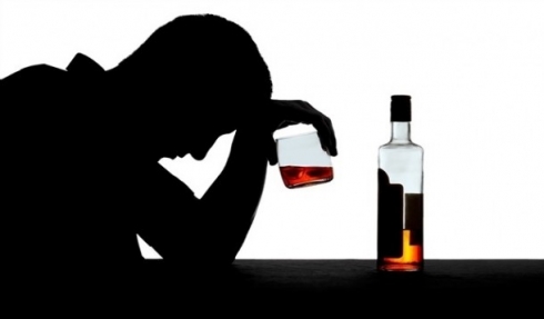 ‘Piraniya kesên derengê şevê mey vedixwin zarok in’