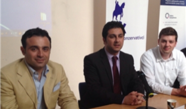 Lawekî Kurd, Nûnerayetiya Hemû Lawên Demokratên Cîhanê Dike