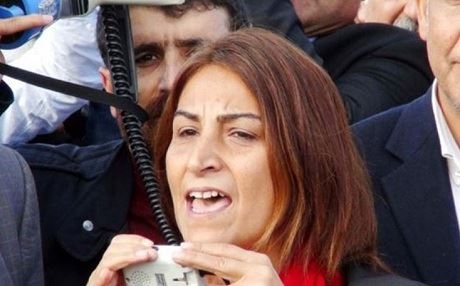 Aysel Tugluk: Êdî li Kobanî tenê YPG şer nake çimkî Pêşmerge jî çûye wir