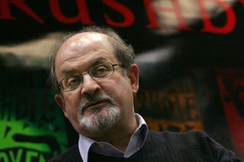 Selman Ruşdî xelata PEN/Pinter Prize bidest xist