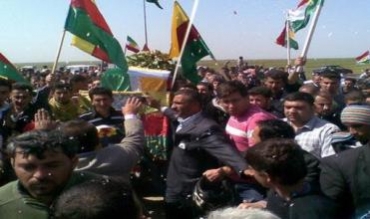 Li Hesekê û Tirbespiyê du leşkerên kurd hatin veşartin