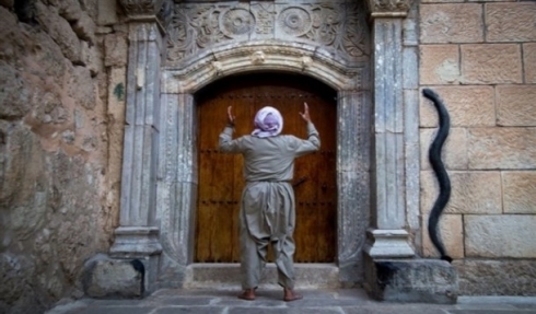 ‘Mîr Tehsîn di bin bandora hinek aliyan de gotiye em ne Kurd in’