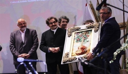 Nazirî, Mewlana bi cîhanê dide naskirin