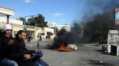 Tunisia holds emergency cabinet meeting after curfew