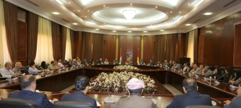 Serok Barzanî pêşwaziya hejmarek hunermend û rewşenbîr û nivîskarên bajarê Silêmanî kir