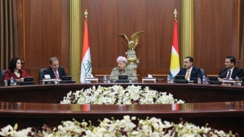 Serok Barzanî li gel firaksiyona PDKê li parlementoya Kurdistanê civiya