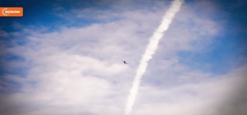 Balafiran li DAIŞê dan û hêzên Kurdî êriş dikin