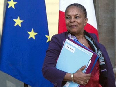 French justice minister resigns over anti-terrorism proposals