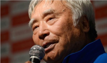 Li Temenê Heştê Salî De Gihişte Ser Zîrveya Everêst