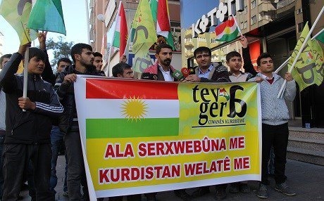Ji bo esnafên Amedî ala Kurdîstanê
