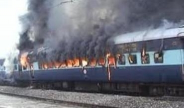 Li Hîndistanê di tîrênê de şewat derket:23 kes mirin