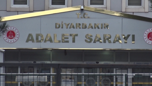 Dadgeha Amedê biryara berdewamiya girtina Leyla Guven ê da