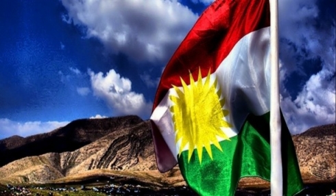 Du polîsên Turkmen li ser şewitandina Ala Kurdistanê hatin girtin