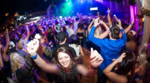 Îran…63 keç û kur ji ber ahengeke şev hatin girtin