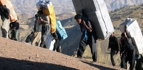 Rojhilat – Serbazekî Îranê piştî kuştina kolberekî kurd, xwe kuşt!