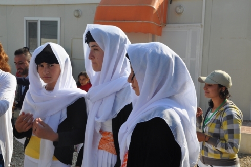 Desthilatdarên rojavayê Kurdistanê êzdiyên ku rizgar dibin pirsgirêkên din ji wan re ava dikin!