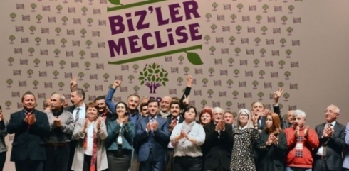 Partiyên Bakur: Divê di karnameyê de Kurdistan jî hebûya