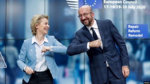 Rêberên YEyê li ser paketa alîkariyê li hev kirin