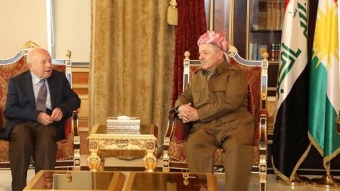 Serok Barzanî pêşwaziya Îsmaîl Beşikçî kir