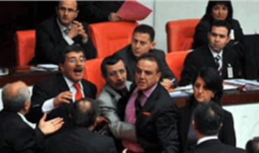 Yekgirtina AKP, CHP û MHP li dijî Kurdistanê, Peyva ´Kurdistan´ ji reşnivîsa bûdceya Tirkiyê hat derxistin