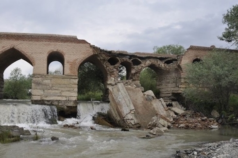 Pira kevnar a Barandûza Urmiyê herifî