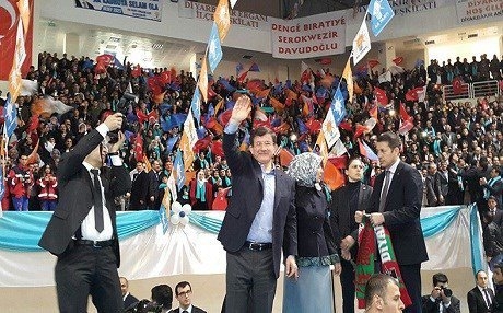 Davutoglu li Amedê bi kurdî bang kir
