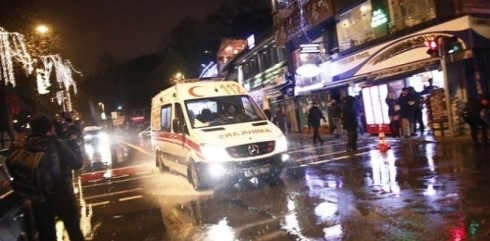 Li Stenbolê şahiya sersalê rastî êrişa çekdarî hat