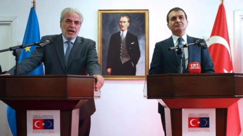 YE 350 milyon Euro bo penaberên li Tirkiyê terxan dike