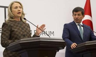 Clînton: Em rê nadin hebûna PKKê ya li Sûriyê