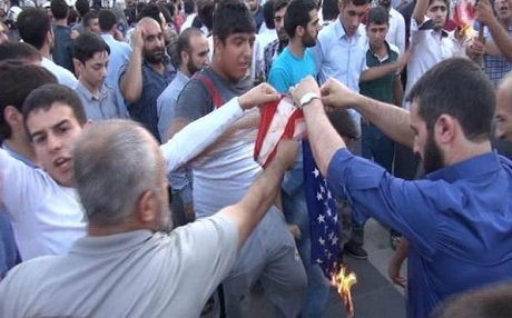 Li Amedê konê fitarê yê Konsulxaneya Amerîka ya Edenê rastî êrişê hat