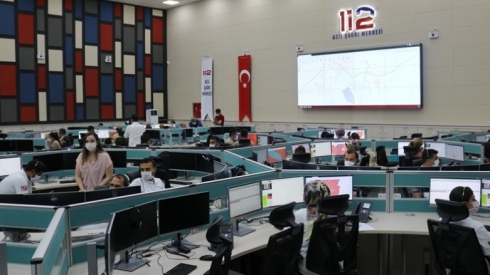 112 êdî bi Kurdî jî xizmetê dide welatiyan