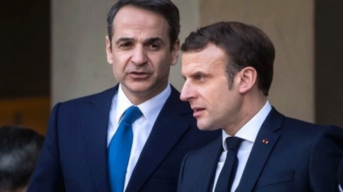 Macron aloziyên rojhilatê Deryaya Spî ligel Serokwezîrê Yewnanistanê gotûbêj dike