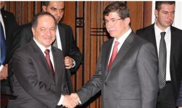 Serok Barzanî li cihê mayîna xwe pêşwaziya Wezîrê Derveyê Tirkiye kir