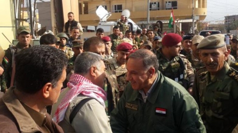 Wezîrê Bergirî yê Iraqê sozekê dide Pêşmergeyan