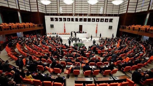 Parlementoya Tirkiye rêkirina serbazan bo Libya pesend kir