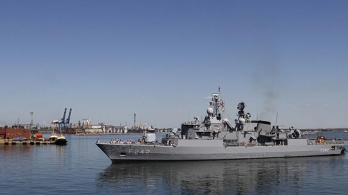 Tirkiya gemîyeka pir ji zirêpoşan digehîne Lîbya