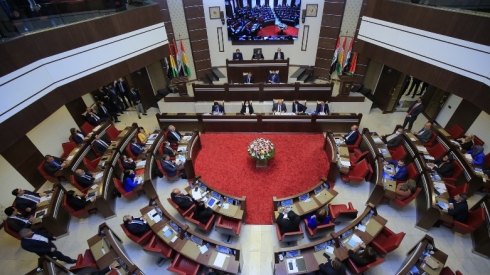 Hikûmeta Herêmê belgeyên rêkeftina bi Baxdayê re li Perlemanî nîşan dide